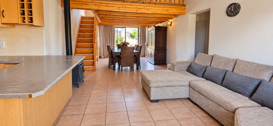 4 Bedroom Property for Sale in Langenhovenpark Free State